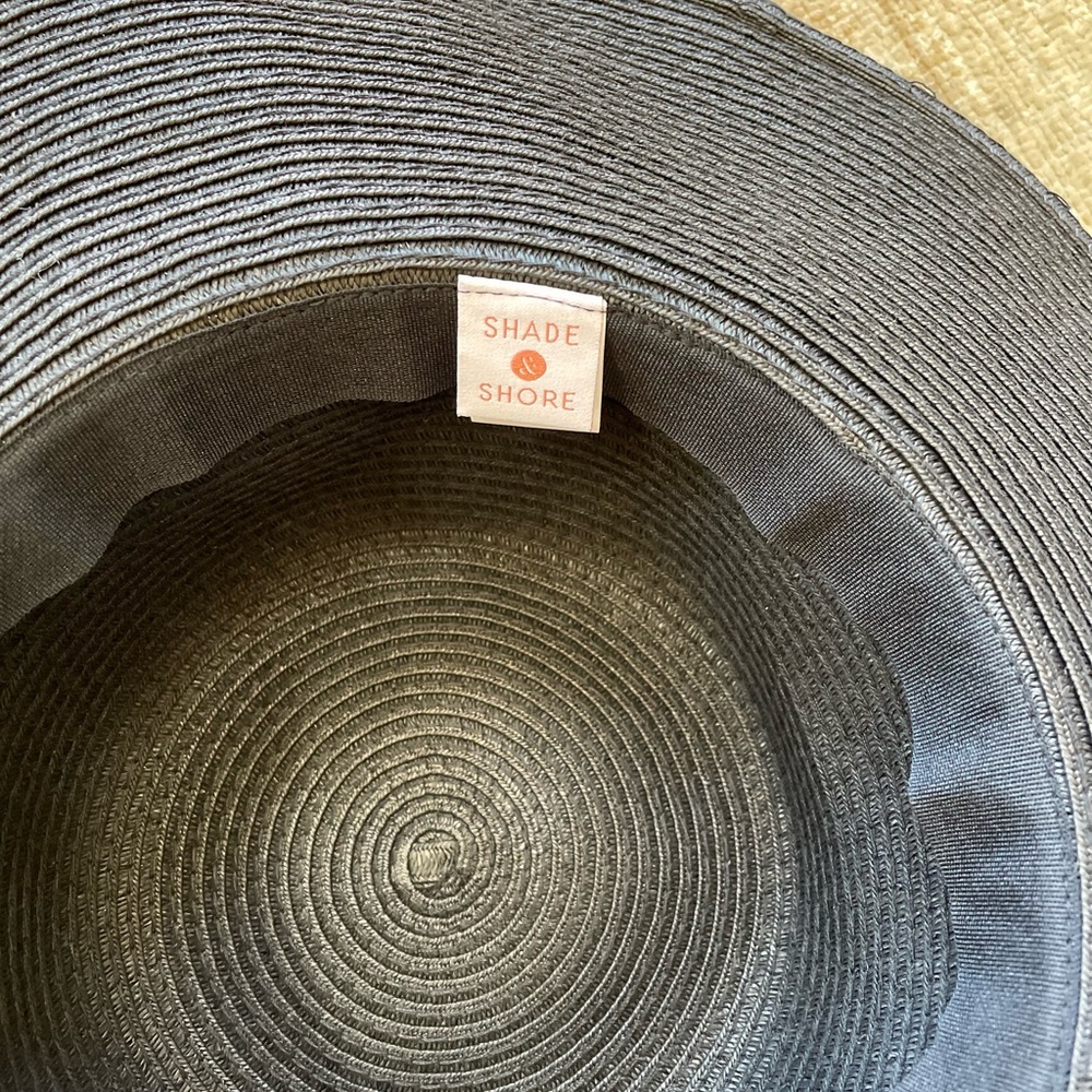 Sand and Shore Wide brimmed sun hat in black. - Picture 2 of 7